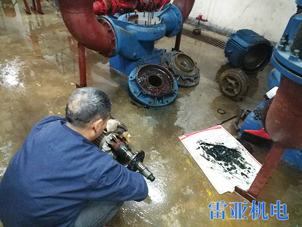 長(zhǎng)沙大潤(rùn)發(fā)超市空調(diào)電機(jī)水泵維修5