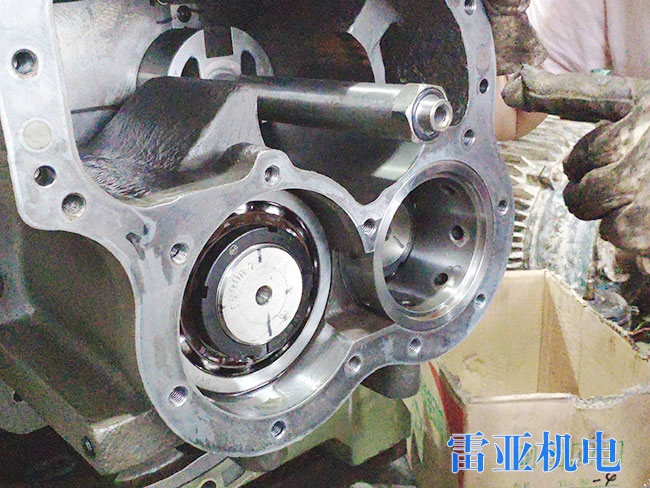 湘潭崇德科技螺桿壓縮機(jī)維修4