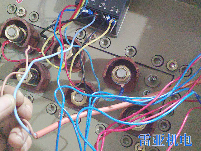 湘潭崇德科技螺桿壓縮機(jī)維修3